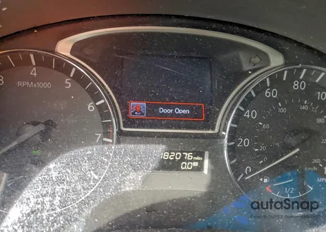 2015 Nissan Altima 2.5 z USA, uszkodzony, nr VIN 1N4AL3AP4FC208758